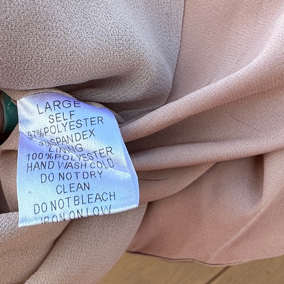 Chic Beige Women's Blouse - Picture 5 of 6